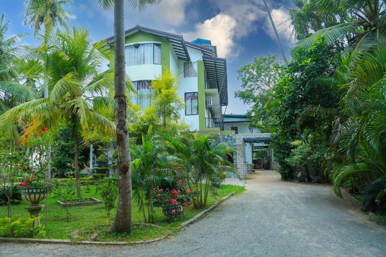 Lake Edge Holiday Inn Tissamaharama Εξωτερικό φωτογραφία