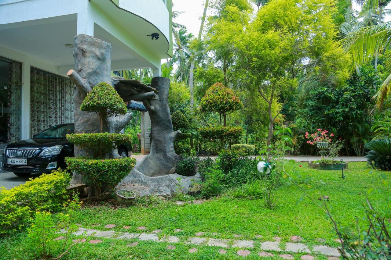 Lake Edge Holiday Inn Tissamaharama Εξωτερικό φωτογραφία