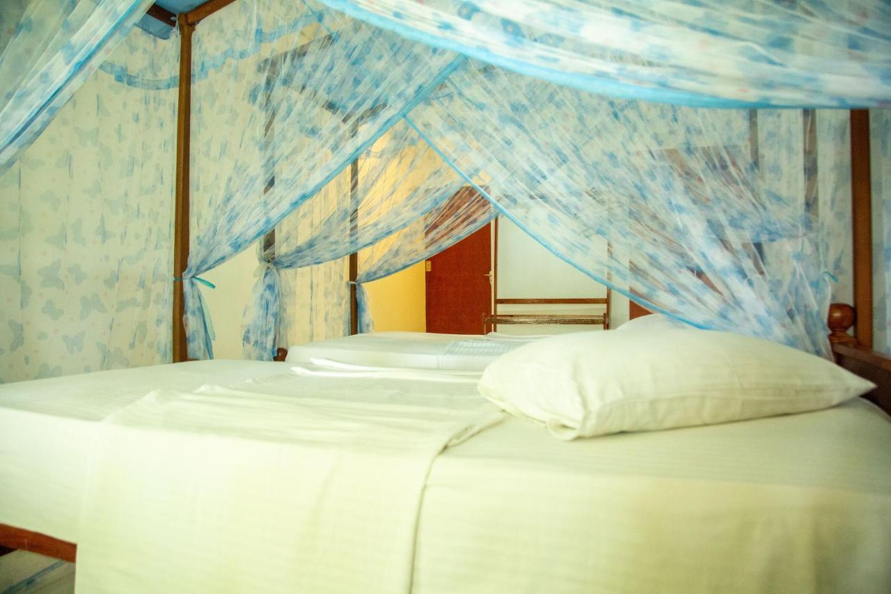 Lake Edge Holiday Inn Tissamaharama Εξωτερικό φωτογραφία