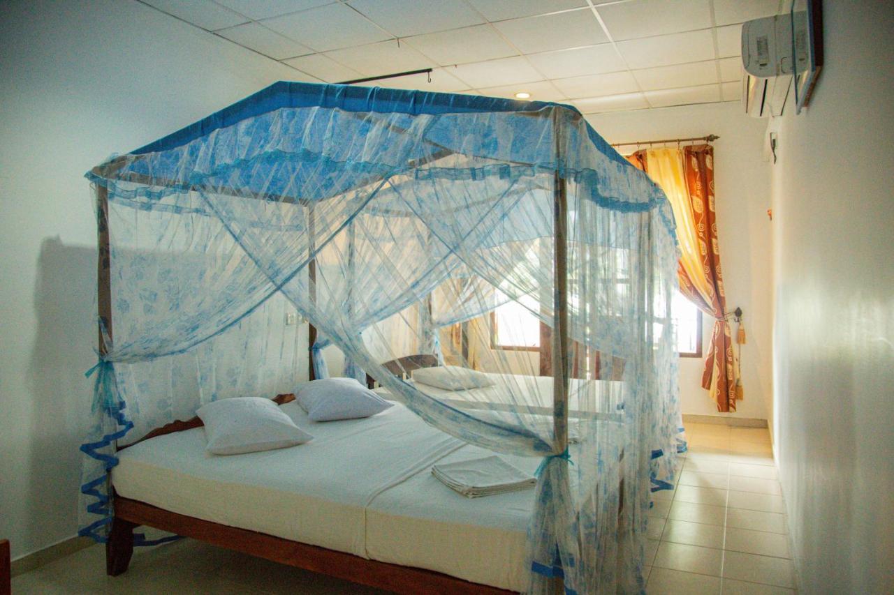 Lake Edge Holiday Inn Tissamaharama Εξωτερικό φωτογραφία
