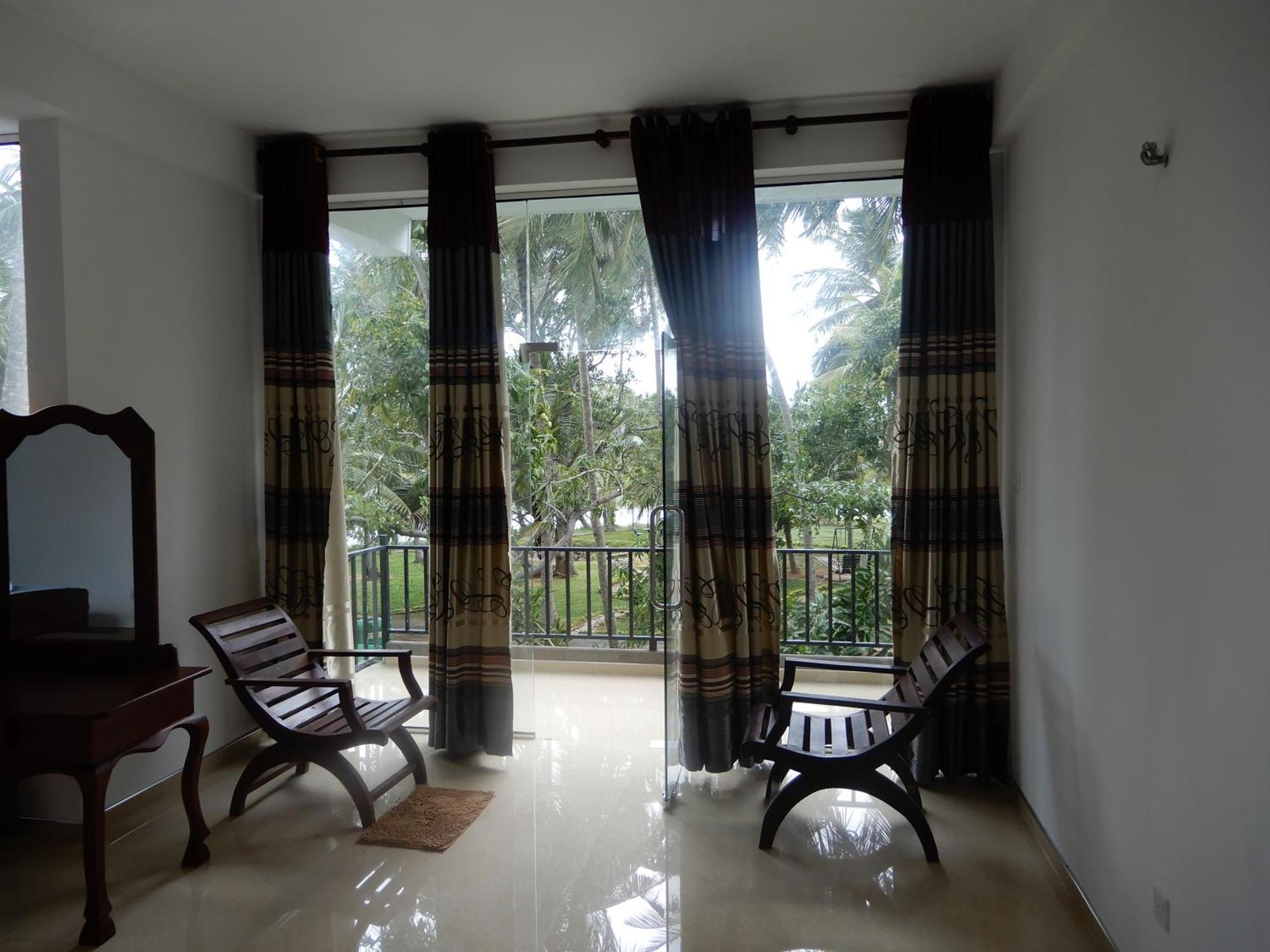 Lake Edge Holiday Inn Tissamaharama Δωμάτιο φωτογραφία
