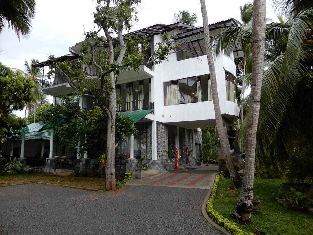 Lake Edge Holiday Inn Tissamaharama Εξωτερικό φωτογραφία