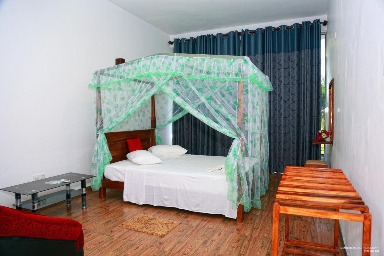 Lake Edge Holiday Inn Tissamaharama Εξωτερικό φωτογραφία