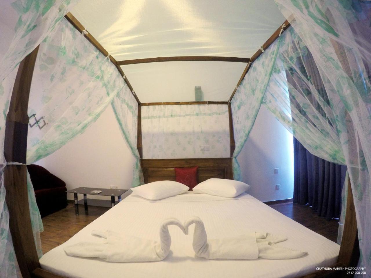Lake Edge Holiday Inn Tissamaharama Εξωτερικό φωτογραφία